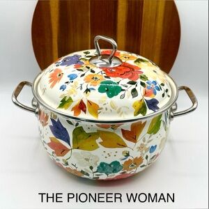 The Pioneer Woman Timeless Floral 4 Quart Enamel Dutch Oven with Lid